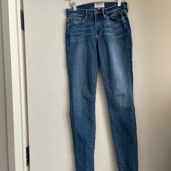 Frame Denim Le Skinny de Jeanne in State Street - Picture 5 of 9